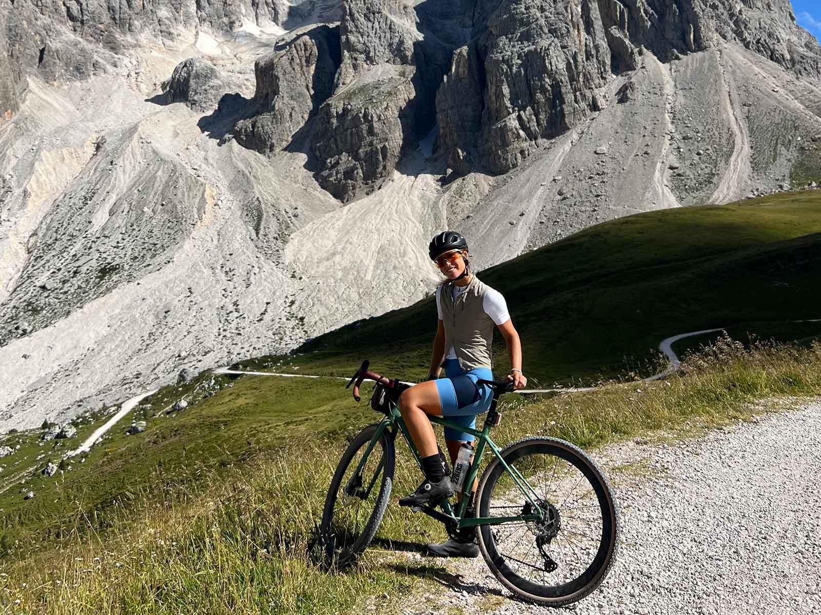 Aventura en bicicleta de Gravel por Dolomitas